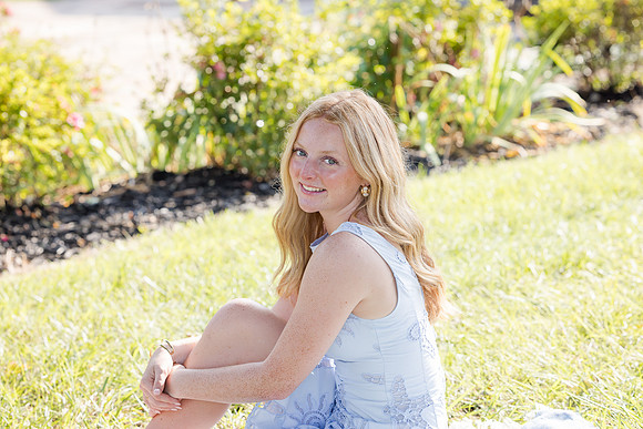 Senior photos in front of a barn in north georgia, Hiawassee