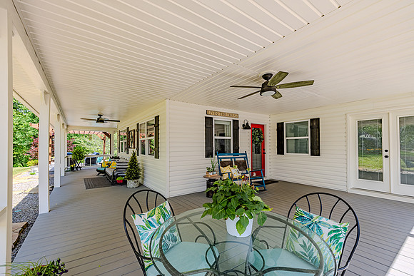 SM_RE-Hayes-Stewart Horseshoe Dr-05-2024-Kristin_Boyer_IMG-2524-HDR