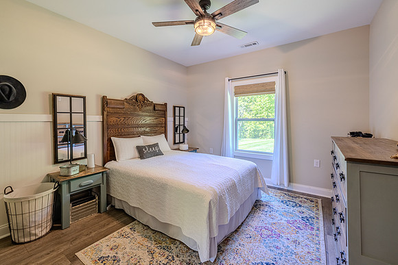 SM_RE-Hayes-Stewart Horseshoe Dr-05-2024-Kristin_Boyer_IMG-2470-HDR